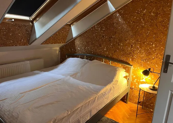 شقة Kockica U Krovu